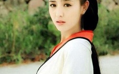 父亲把四个女儿日出水